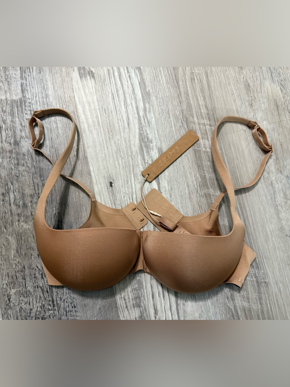 SKIMS 32B Balconette push-up bra